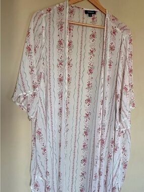 Torrid Size 2 Ivory Floral Open Front Kimono Cardigan Lightweight Boho Duster